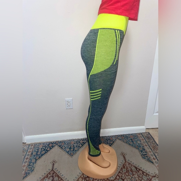 MIX LEGGING ACTIVEWEAR ONE SIZE SPANDEX  EXCELLENT CONDITIONS - Picture 4 of 8